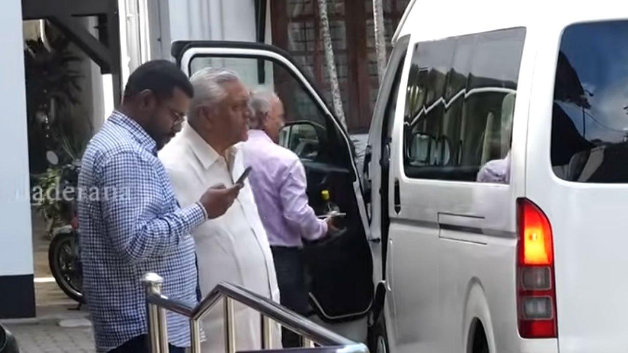 இலஞ்ச ஊழல் விசாரணை ஆணைக்குழுவிலிருந்து வௌியேறிய சமல் ராஜபக்ஷ!