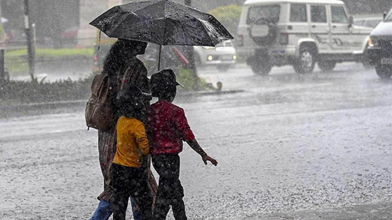 இன்றும் பிற்பகல் வேளையில் பலத்த மழை