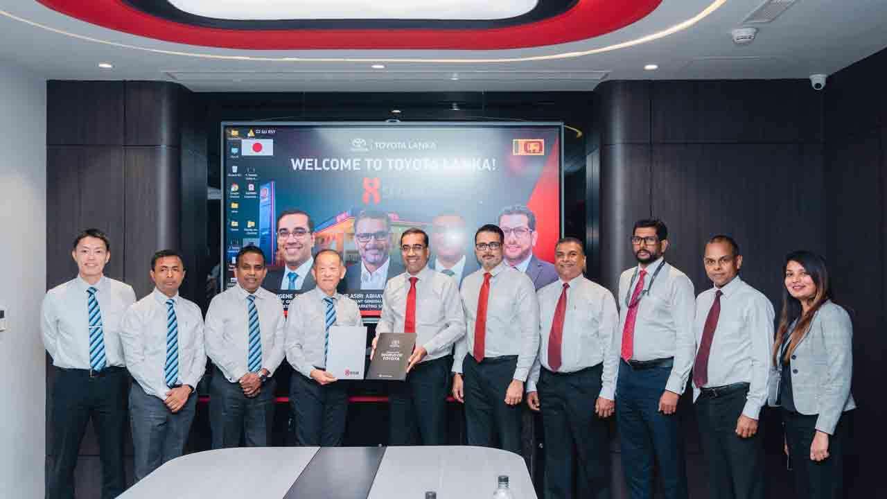 செலான் வங்கி, மேம்படுத்தப்பட்ட லீசிங் தீர்வுகளை வழங்குவதற்காக Toyota Lanka உடன் கைகோர்க்கிறது