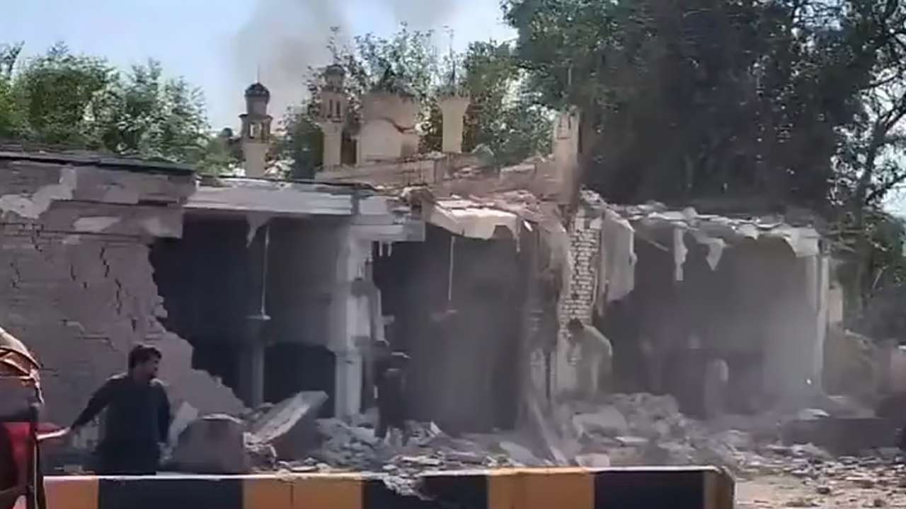 பாகிஸ்தானில் தற்கொலைப் படை தாக்குதல்!
