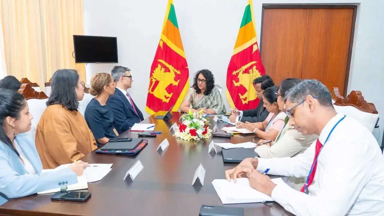 பிரதமருக்கும் IMF பிரதிநிதிகள் குழுவிற்கும் இடையில் சந்திப்பு