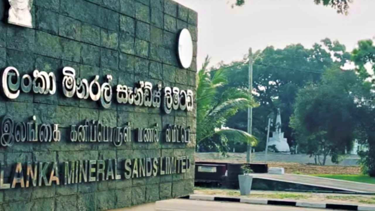 உதேனி தசநாயக்க இலஞ்ச ஊழல் ஆணைக்குழுவினால் கைது
