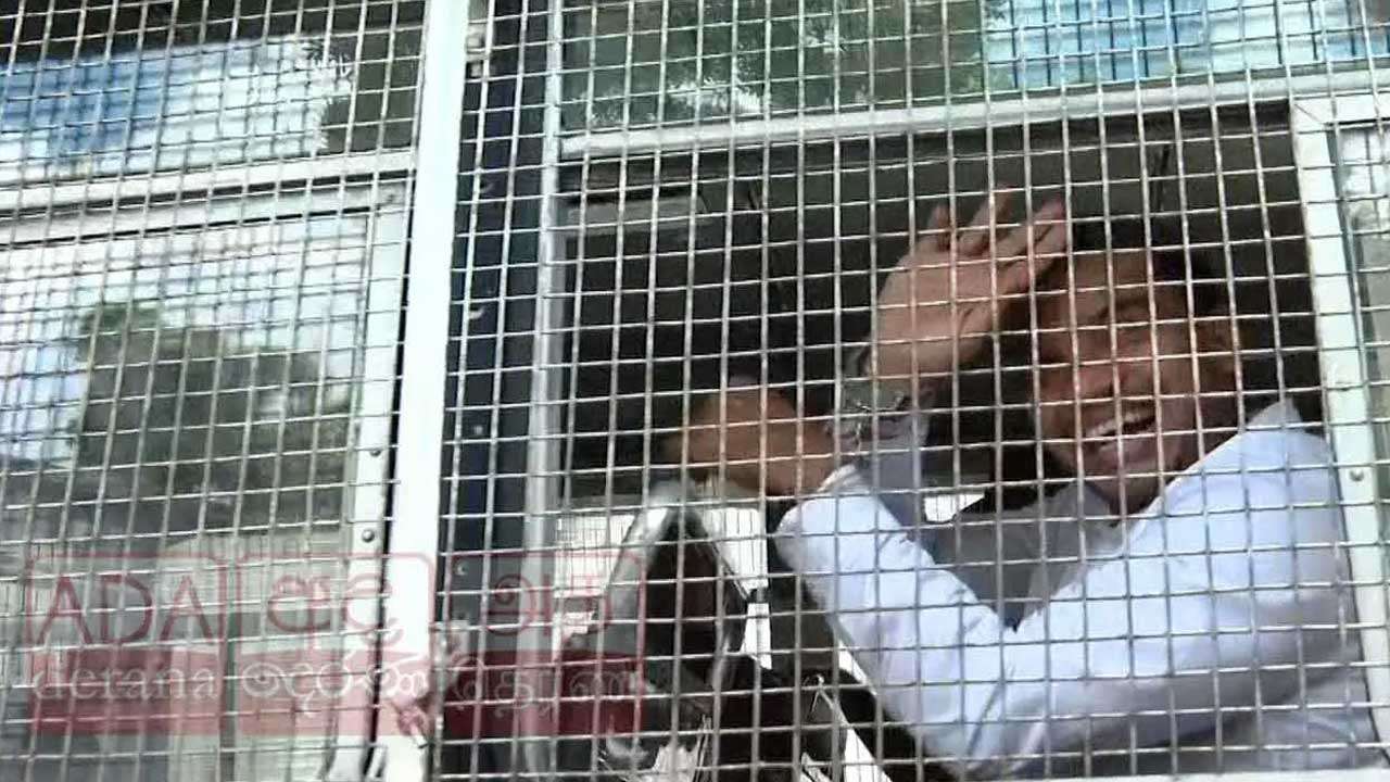 நாமல் ராஜபக்ஷ நீதிமன்றுக்கு அழைத்துவரப்பட்டார்
