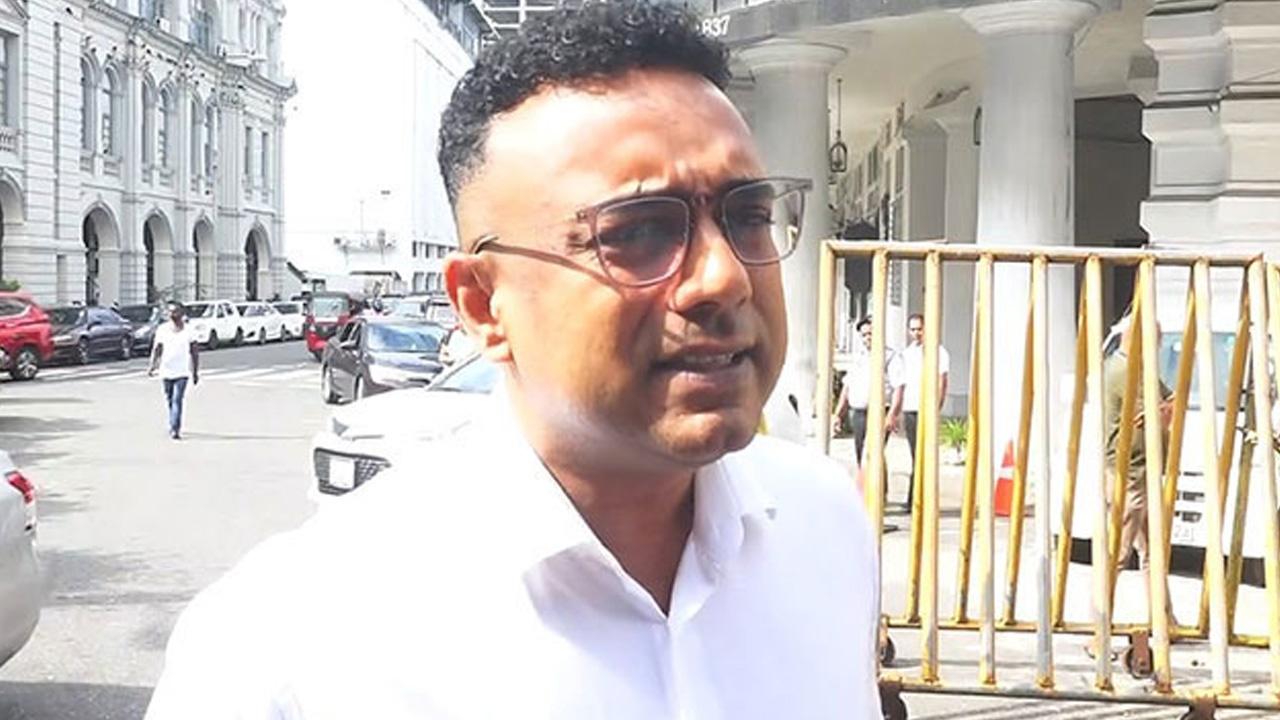 மனுஷ நாணயக்கார இலஞ்ச, ஊழல் ஆணைக்குழுவில் ஆஜர்