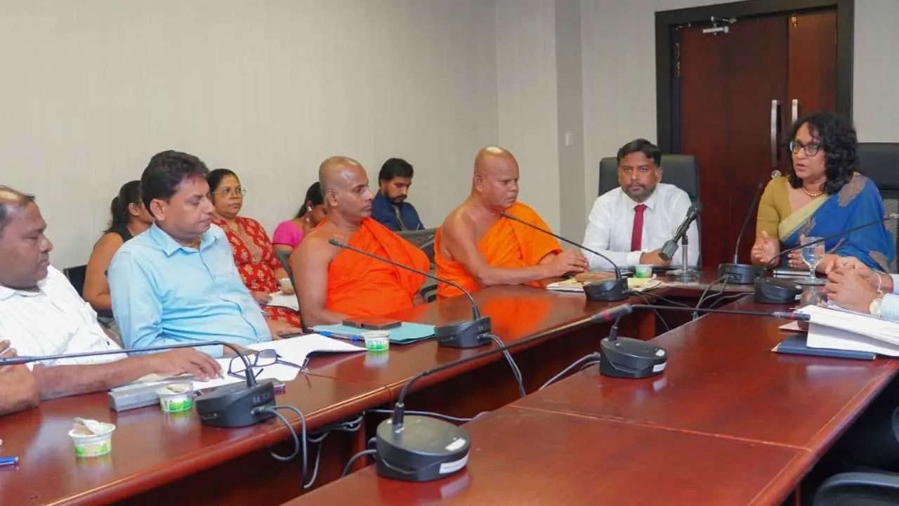 கல்வியியல் பட்டதாரிகளை ஆசிரியர் சேவையில் இணைத்துக்கொள்ளப் புதிய திருத்தம்?
