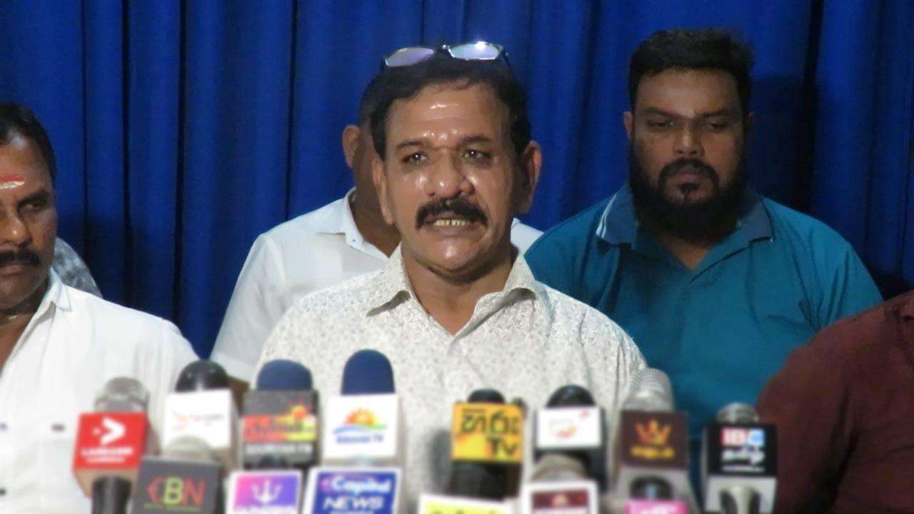 ஈரோஸ் கட்சித் தலைவர் சாடல்!