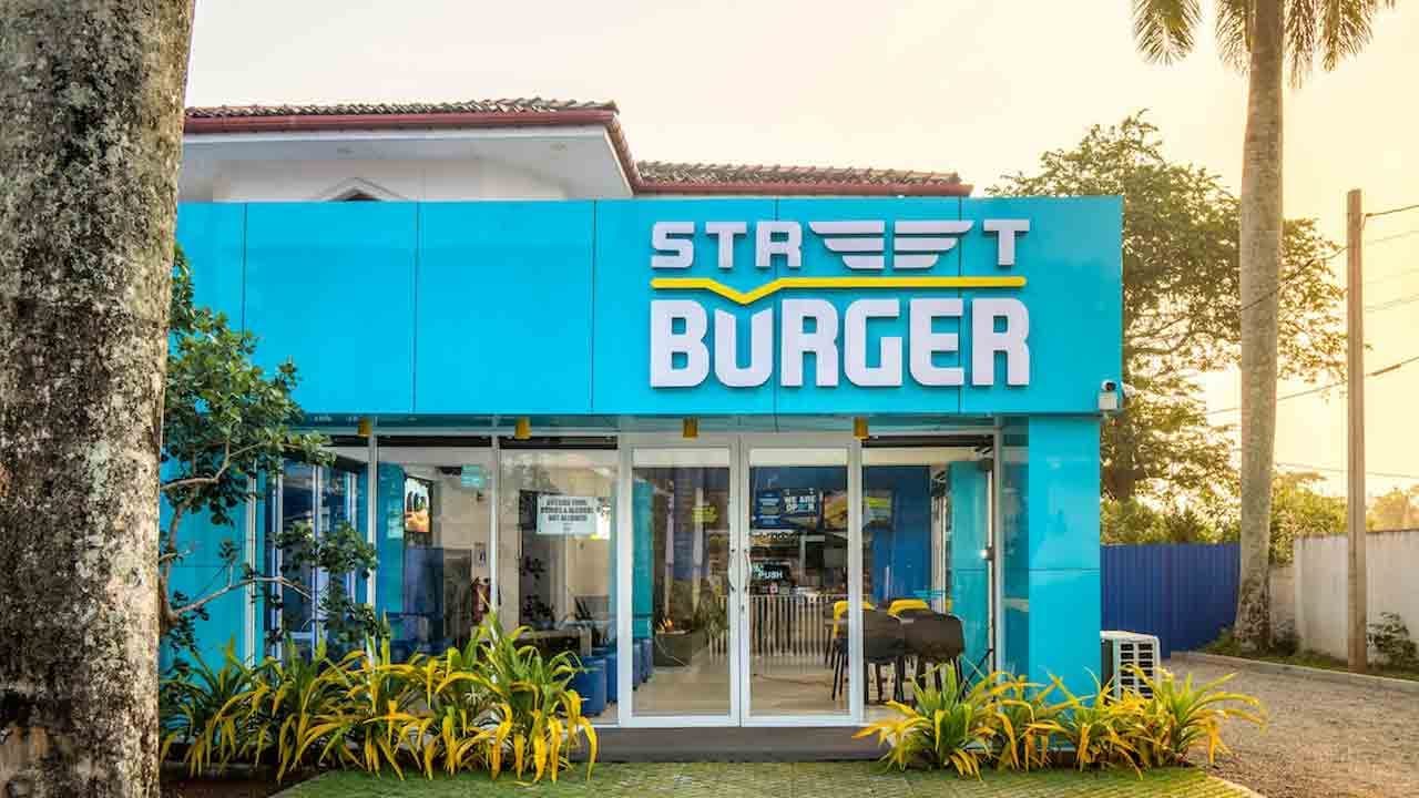 உள்நாட்டில் நடமாகும் உணவகமாக ஆரம்பித்து வெற்றிகரமாக வளர்ச்சியடைந்துள்ள Street Burger: 10ஆவது ஆண்டு நிறைவைக் கொண்டாடுகிறது