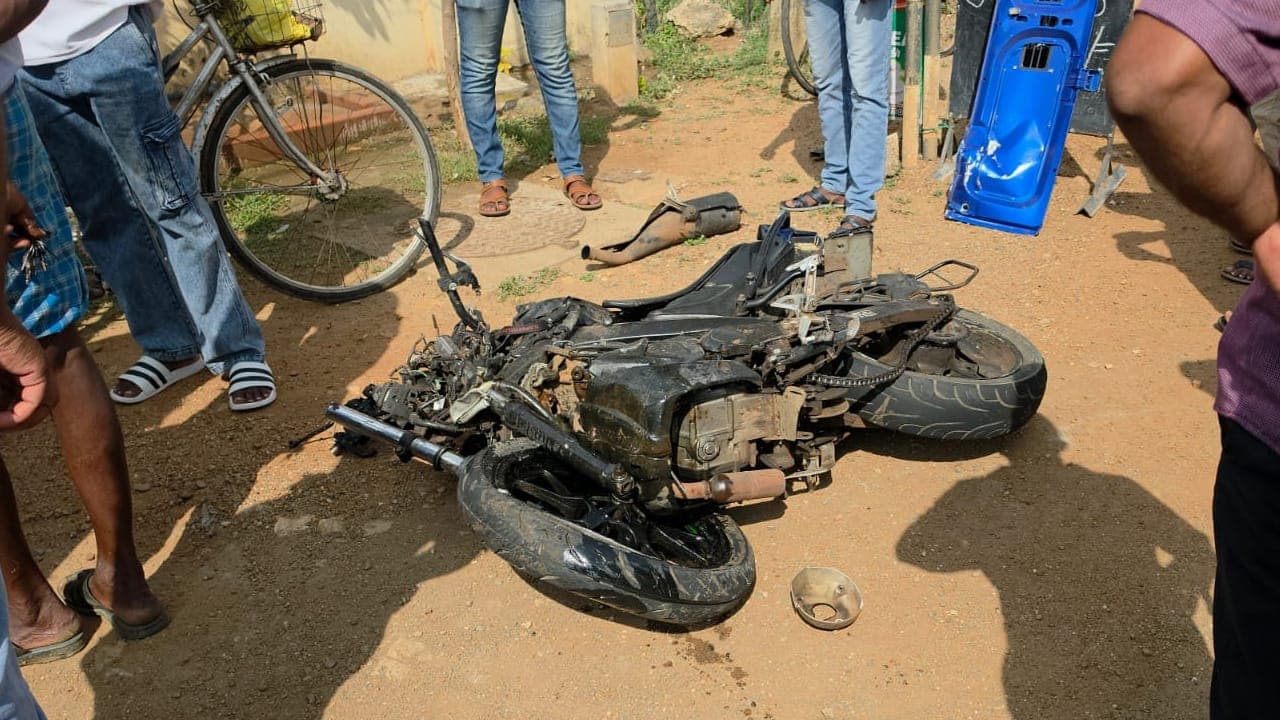 யாழில் கோர விபத்து - இரு இளைஞர்கள் பலி