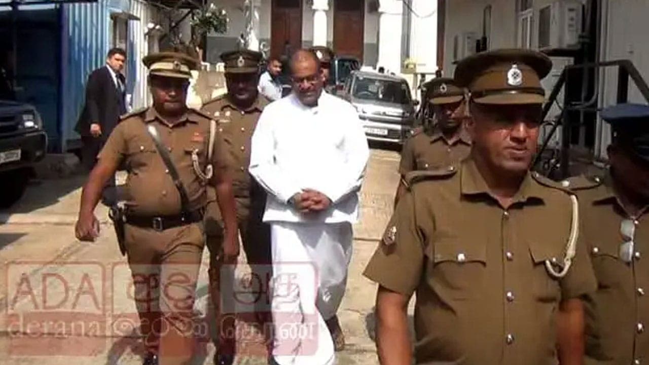 ஞானசார தேரரின் காவி உடை அகற்றியமைக்கு எதிரான மனு பரிசீலனைக்கு
