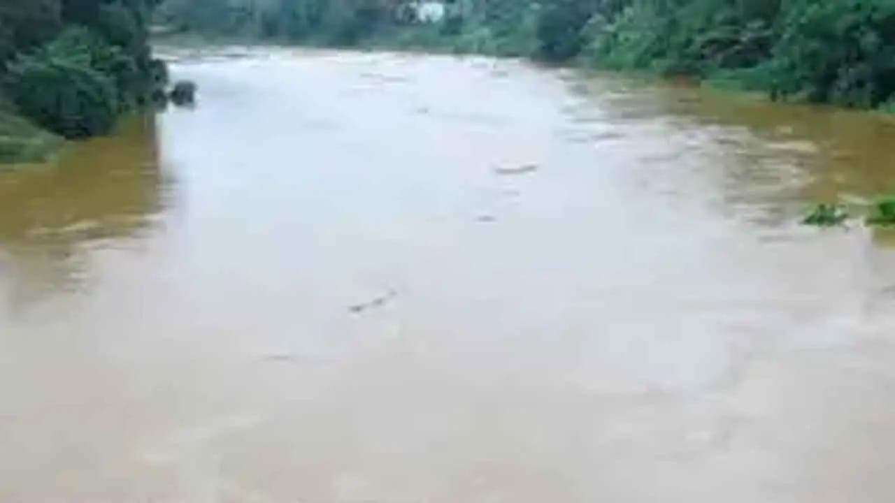 களனி கங்கையின் தாழ்நிலப் பகுதிகளுக்கு சிறியளவில் வௌ்ளம்!