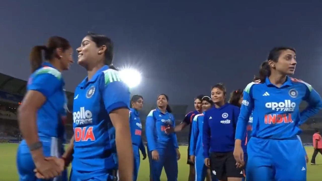 ஹர்மன்ப்ரீத்தைக் கண்டுகொள்ளாத மந்தனா?